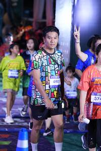 BIB: 4470, 4901, 374
                            <button type="button" onclick="openModal(26261893)" class="btn btn-primary btn-sm float-right btn-popup" data-toggle="modal" data-target=".modal-high-quality">
                        <i class="fas fa-shopping-cart"></i> Add to Cart
                    </button>
                                            <button type="button" onclick="isThisMe(26261893, true)" class="btn btn-success btn-sm float-right btn-popup btn-isme hidden" data-toggle="tooltip" data-placement="bottom" title="นี่คือรูปของคุณใช่ไหม คลิกที่นี่เพื่อเอาเข้าอัลบั้ม">
                        <i class="fas fa-plus"></i> Add to album
                    </button>
                    <button type="button" onclick="isThisMe(26261893, false)" class="btn btn-warning btn-sm float-right btn-popup btn-isnotme hidden">
                        <i class="fas fa-ban"></i> Remove from album
                    </button>